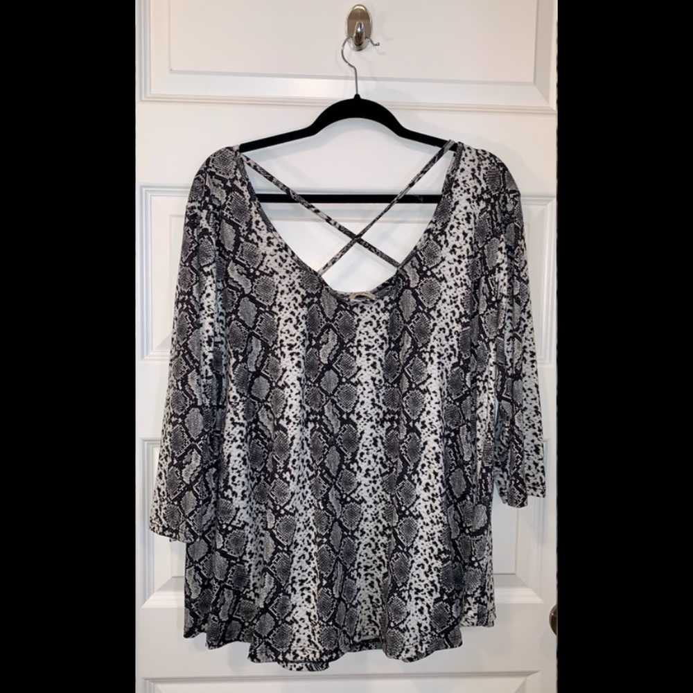 Black/White Snake Print 3/4 Sleeve Blouse Size 3x